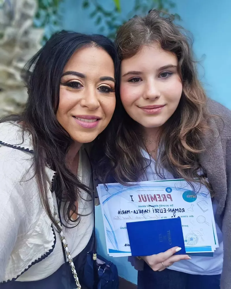 Oana Roman si Isa la final clasei a V-a