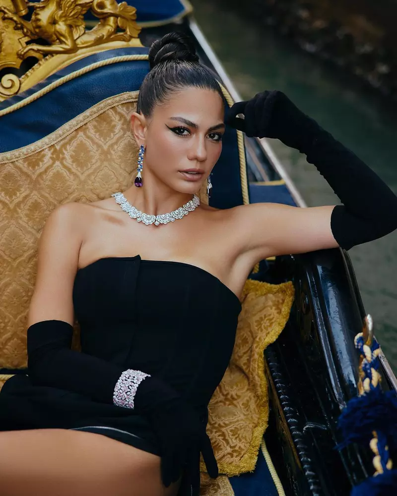 Demet Özdemir, premiată la Festivalul de Film de la Veneția. Cum a strălucit turcoaica