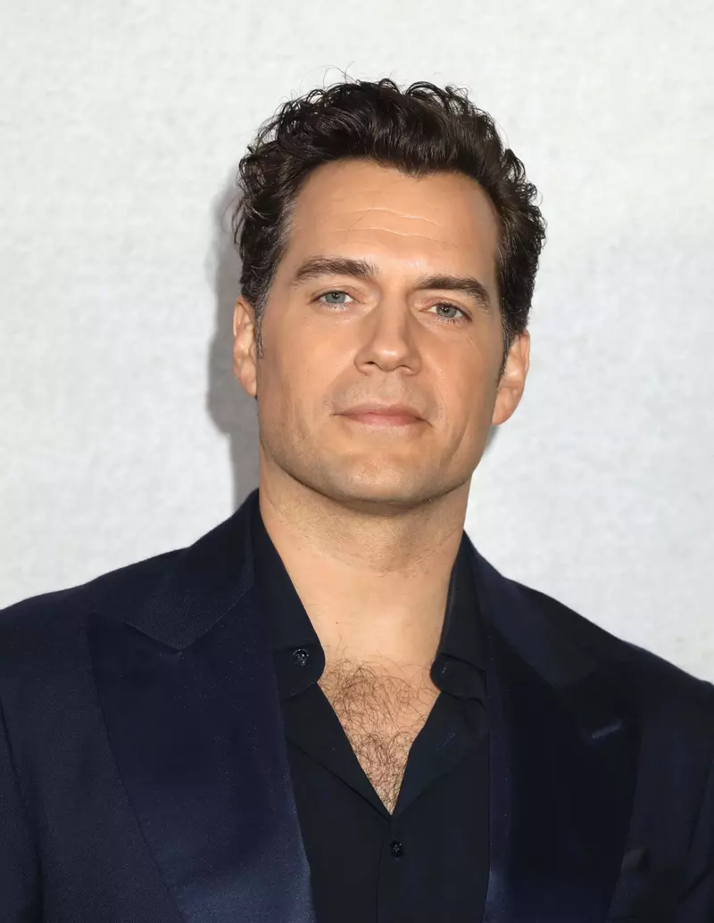Henry Cavill va deveni tata pentru prima oara 