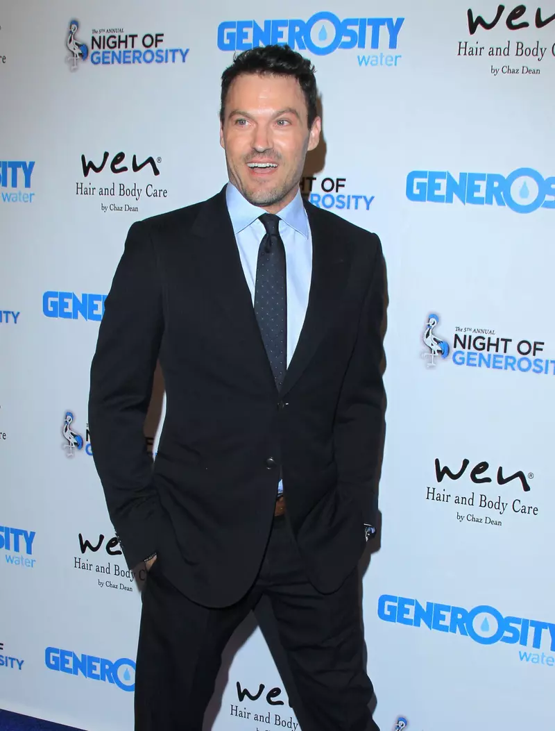 BREAKING NEWS – FILE PHOTO –  Megan Fox, Brian Austin Green end their marriage as Megan hooks up with rapper Machine Gun Kelly