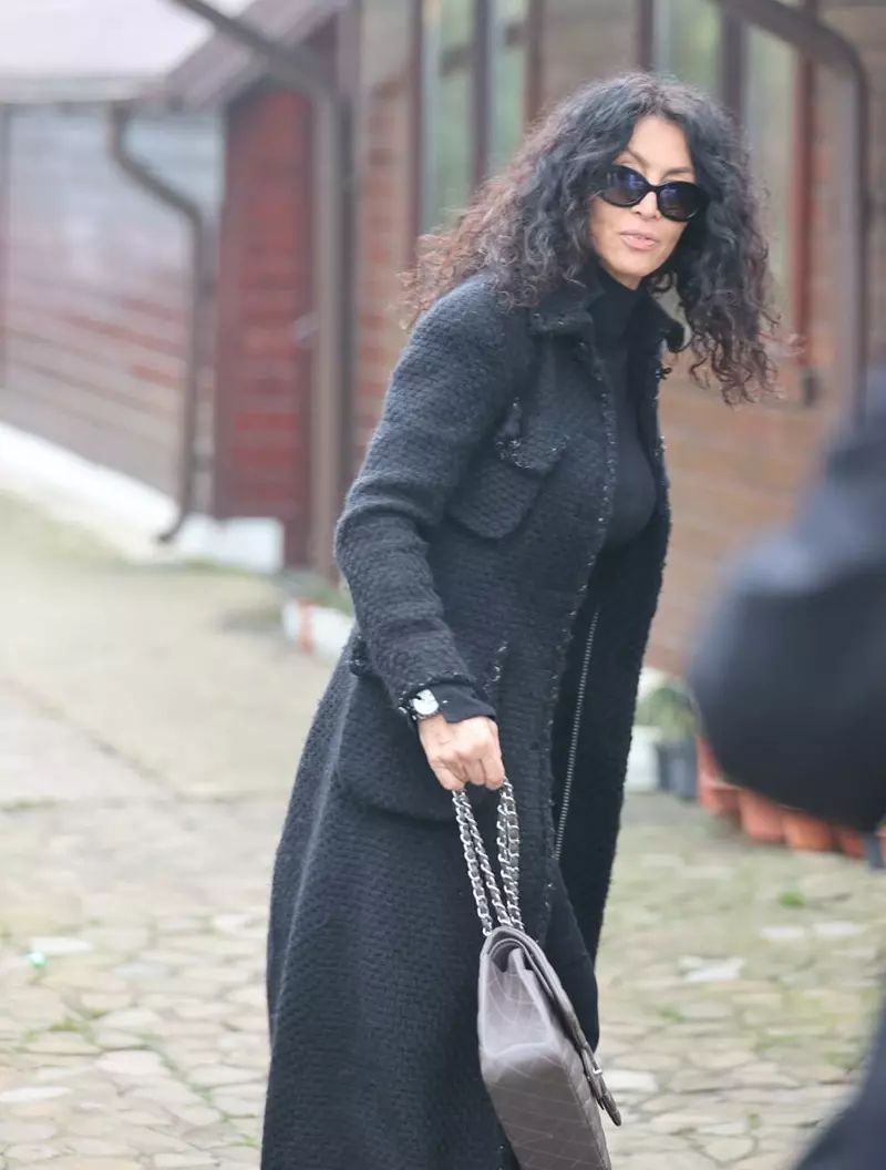 mihaela radulescu la cimitir