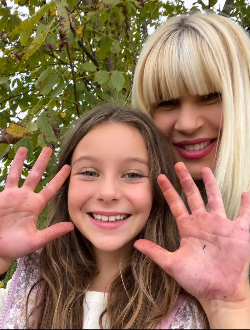 eva si elena udrea in corbeanca