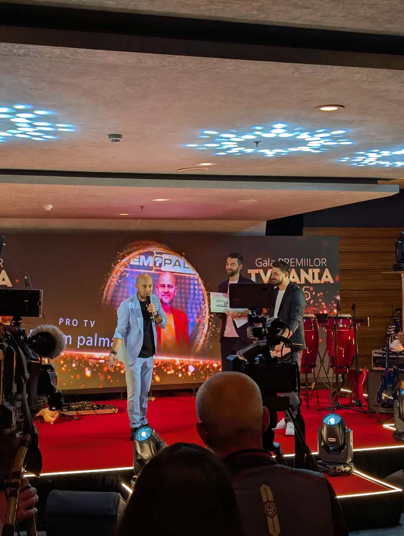 cosmin-selesi-scena-premiile-tvmania-2025 (2)