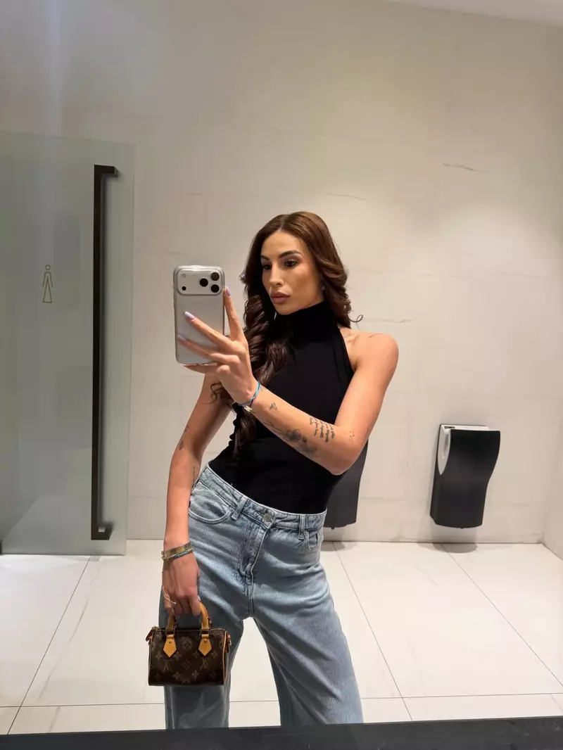 Sarah Dumitrescu, fiica Anamariei Prodan (4)