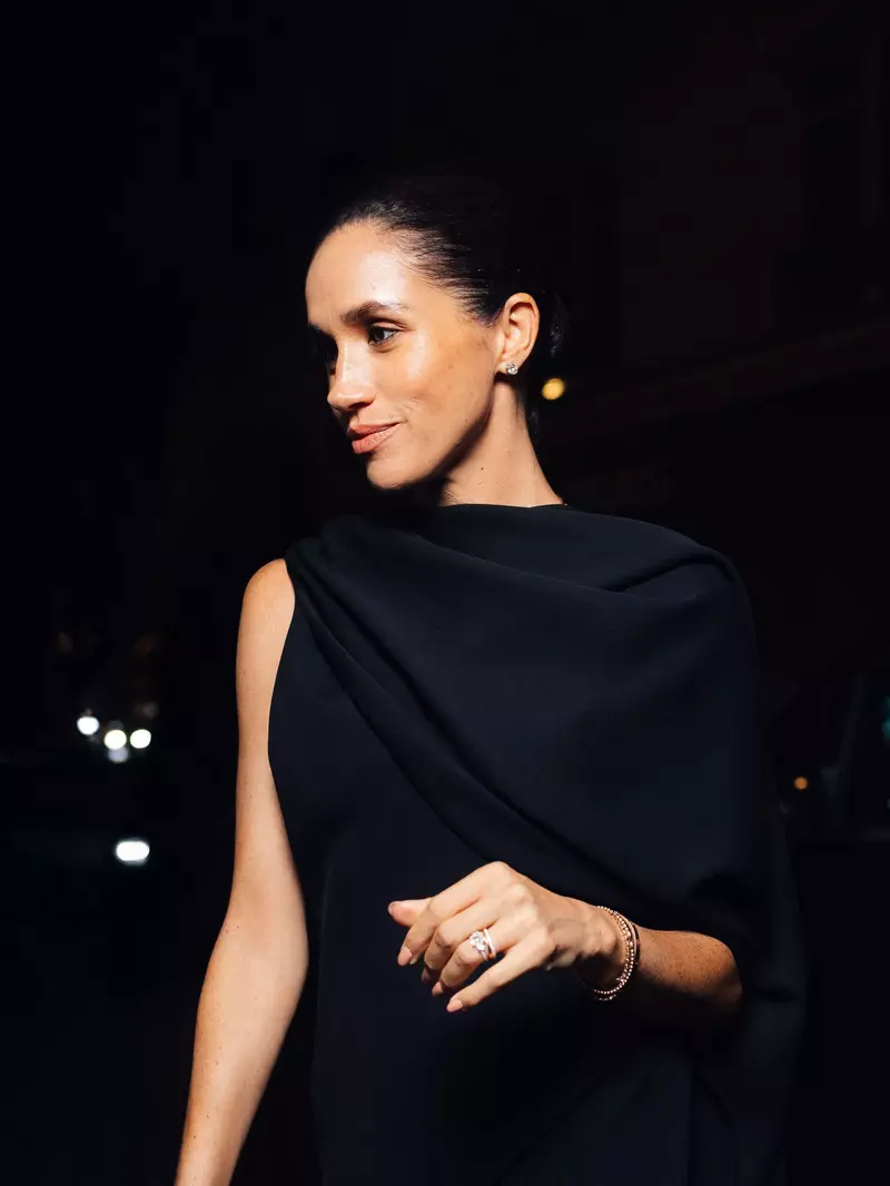 Meghan Markle, duchesse de Sussex, arrive à la soirée privée au restaurant Sugaar lors de la Fashion Week de Pris (PFW)