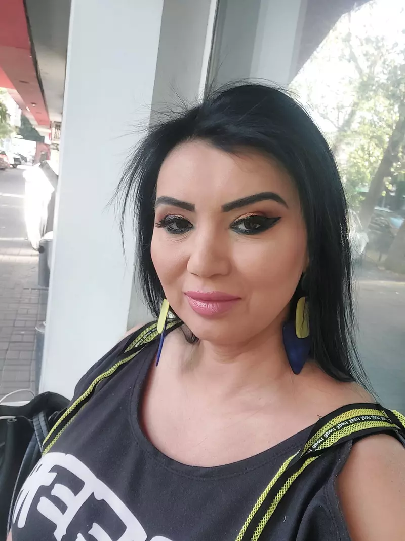 adriana bahmuteanu 3