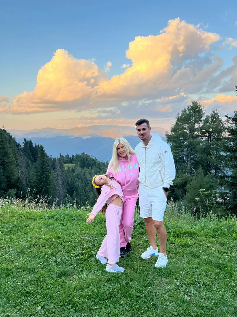 elena udrea cu familia