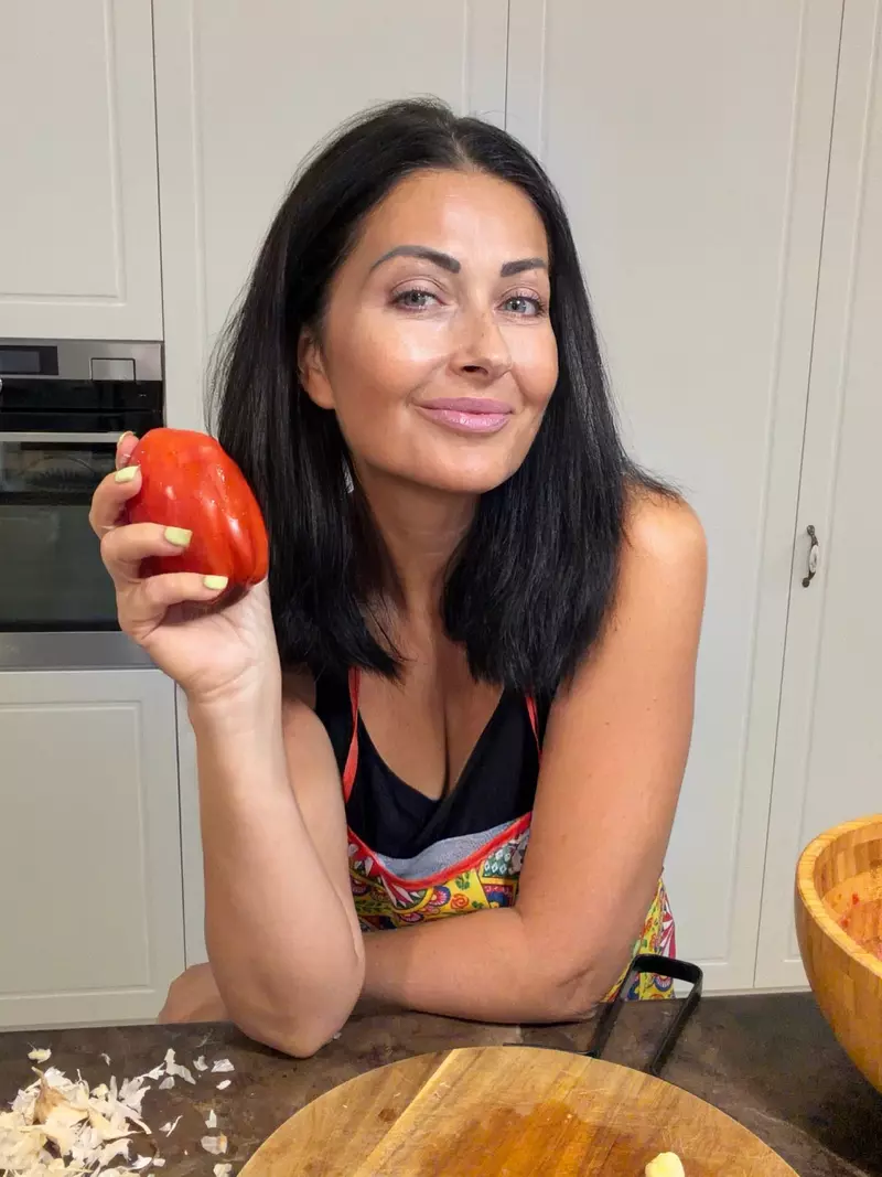 gabriela cristea in bucatarie