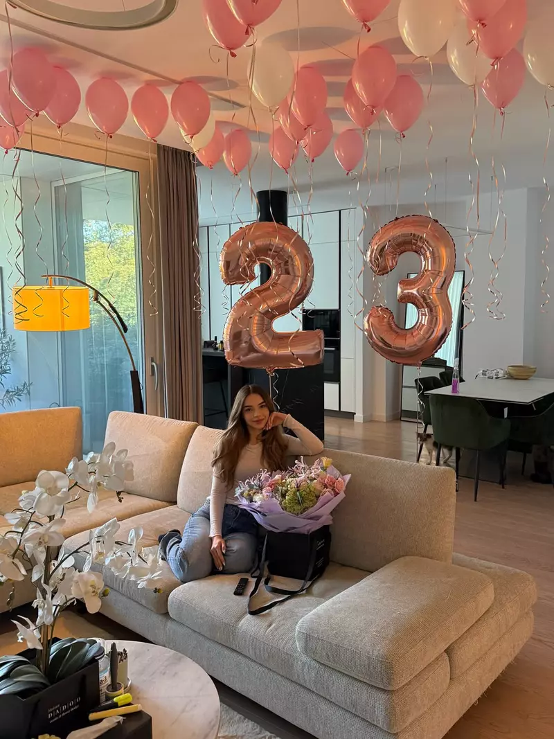 Vanessa Doroftei aniversare 23 de ani (3)