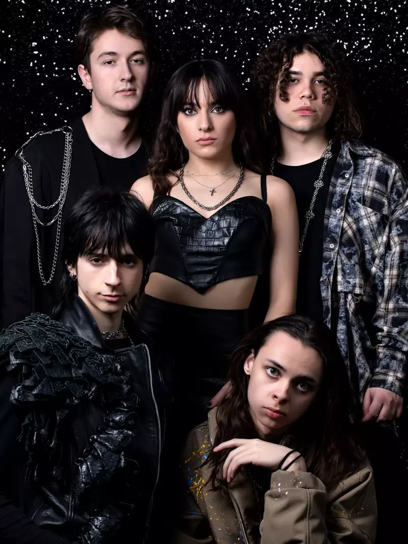 Alexandra-Capitanescu-band-1