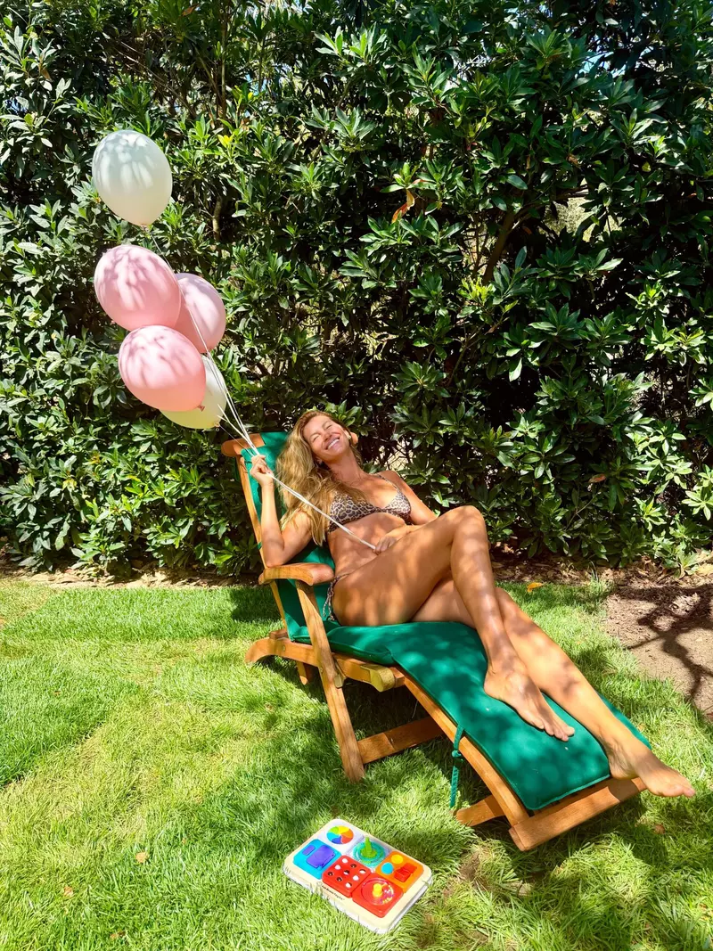 gisele-bundchen-zi-de-nastere-costum-de-baie-46-ani (1)