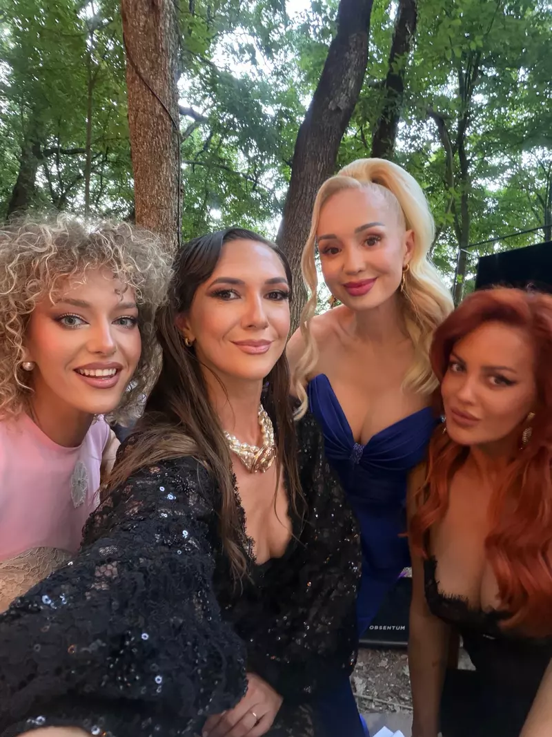 adela-popescu-rochie-dantela (3)