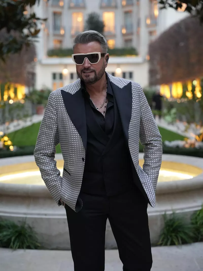 Cătălin Botezatu a pus ochii pe o vedetă