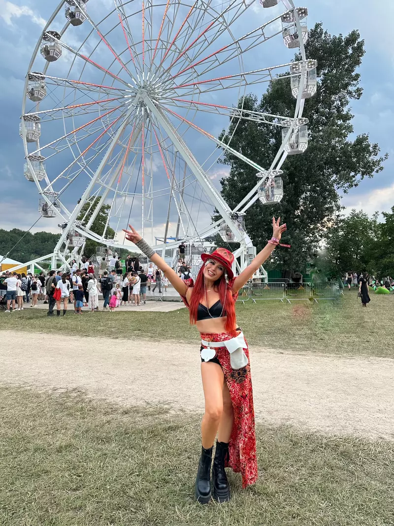 Elena Gheorghe, show de senzatie la Electric Castle – Foto Arhiva personala (1)