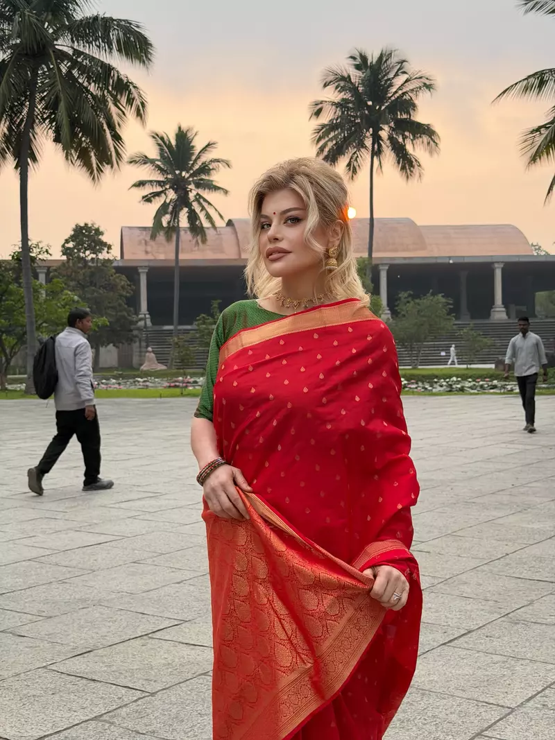 loredana groza in india 7