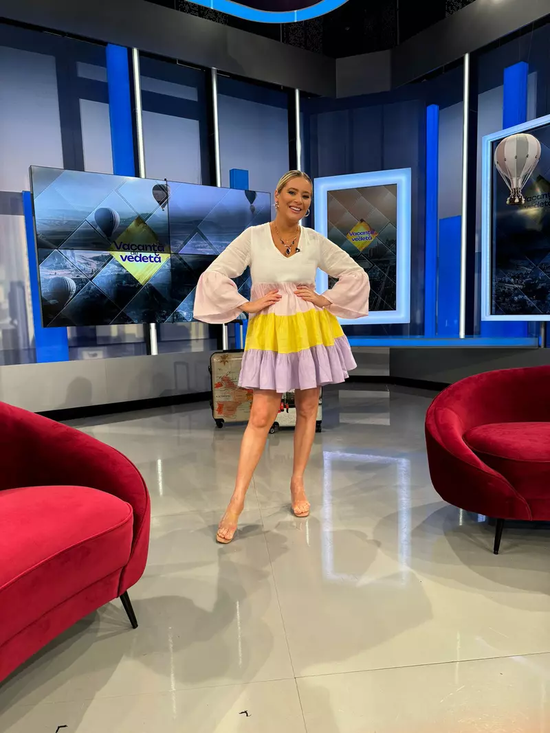 Laura Cosoi 1-Vacanta de vedeta