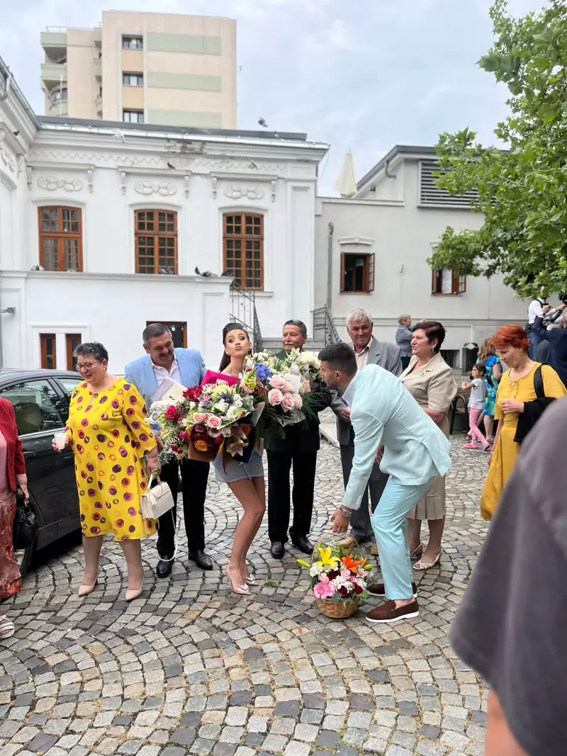 Ana-Maria Barnoschi, un an de la cununia civilă   (2)