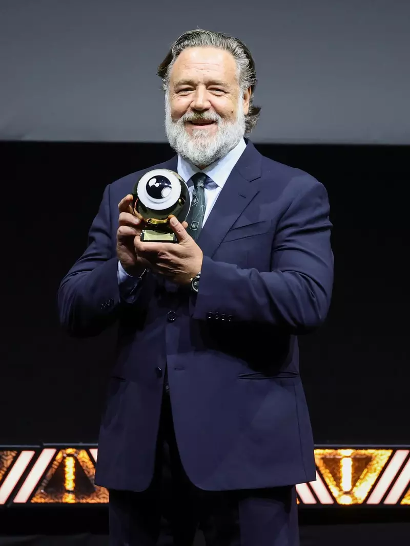 Russell-Crowe (10)