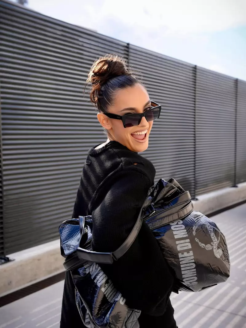 I am just in love with the @moschino  vibe – SS26 Thank u @distintoboutique & @carmen_seitan Lo (3)