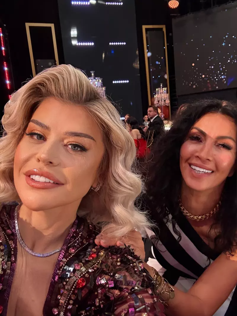 mihaela-radulescu-loredana-filmari-gala-30-de-ani-protv (8)