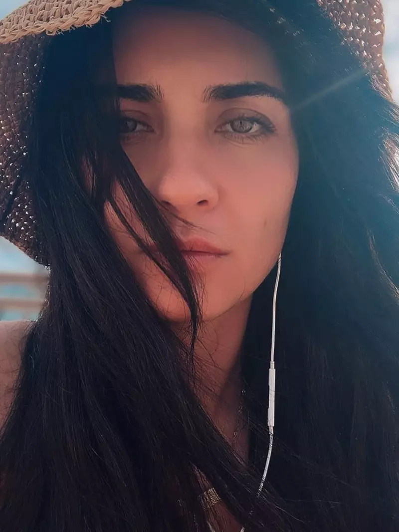 Tuba Büyüküstün (2)