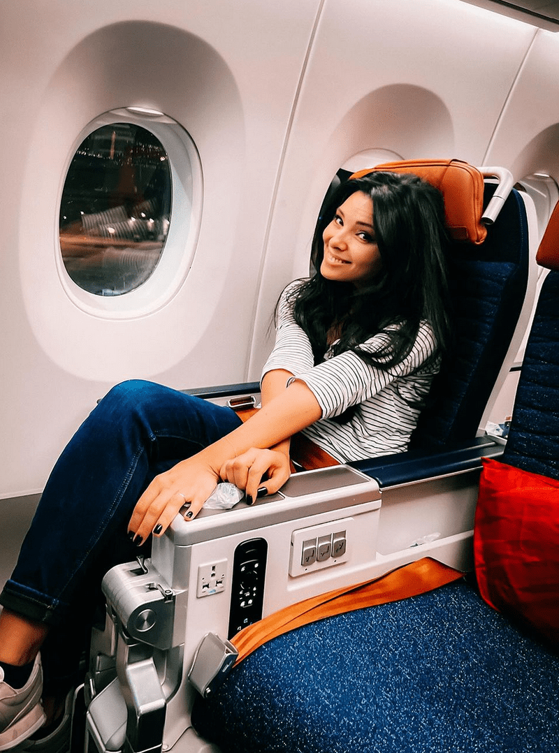 corina-caragea-in-avion