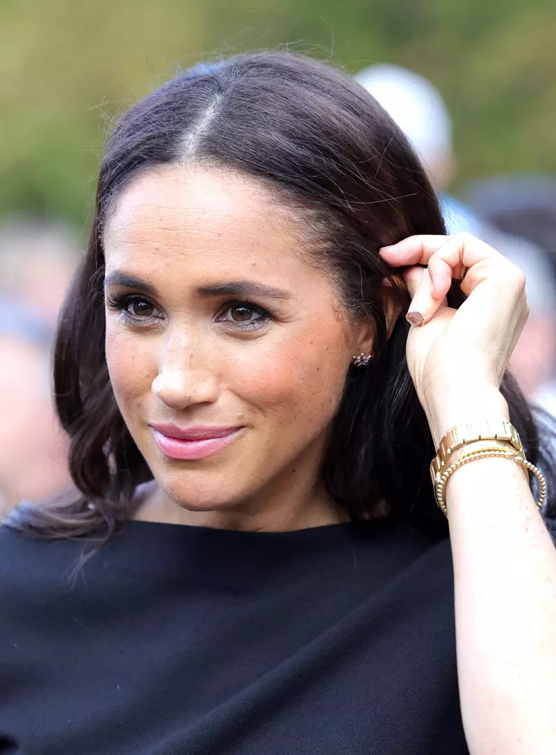 Meghan Markle, surprinsă la plimbare, după ce s-a aflat că a pierdut un contract de milioane. Detaliile surprinse de paparazzi