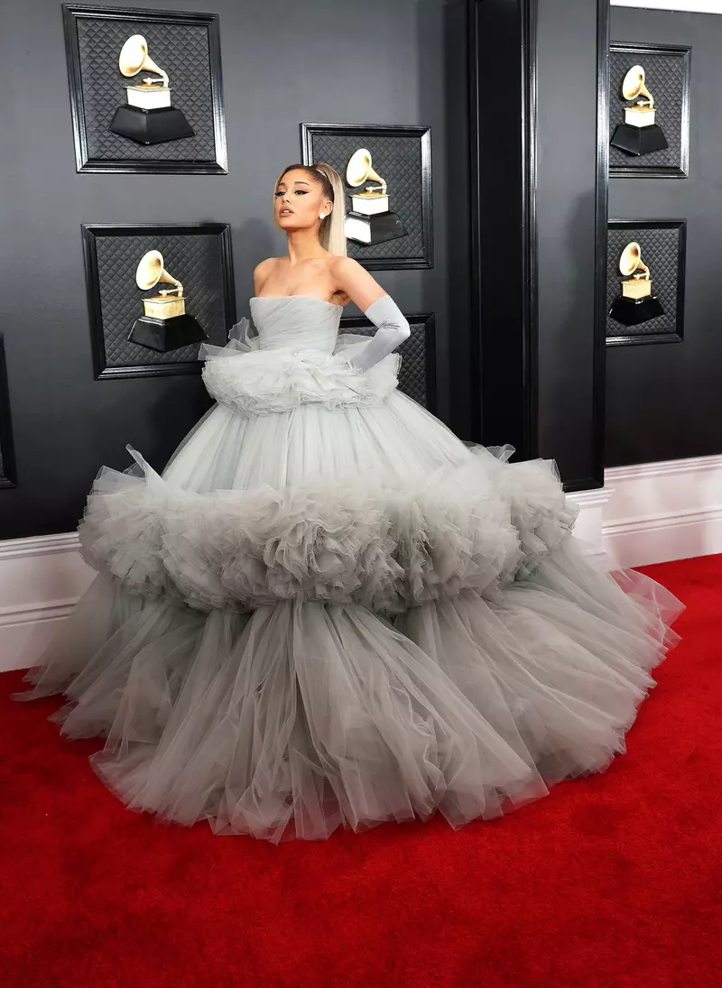 Ariana Grande l-a înlocuit deja pe fostul soț. Noul iubit e căsătorit și tocmai a devenit tată