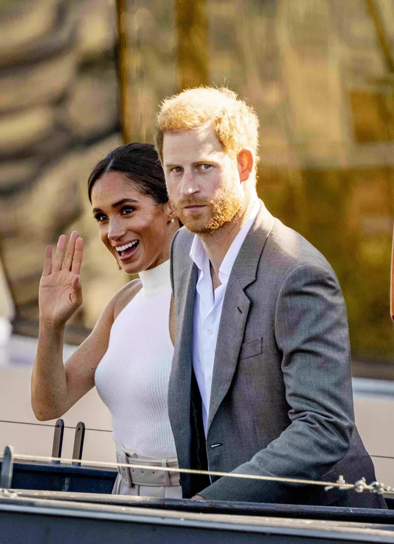 Cum se poartă, de fapt, Meghan Markle și prințul Harry