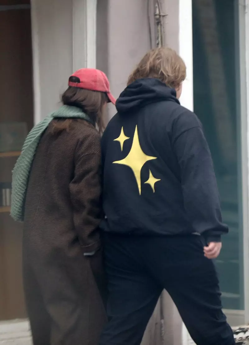 Lewis Capaldi si iubita