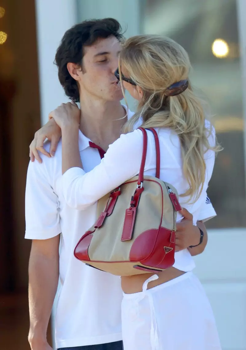 EXCLUSIVE Apple Martin spotted kissing mystery man while shopping in The Hamptons