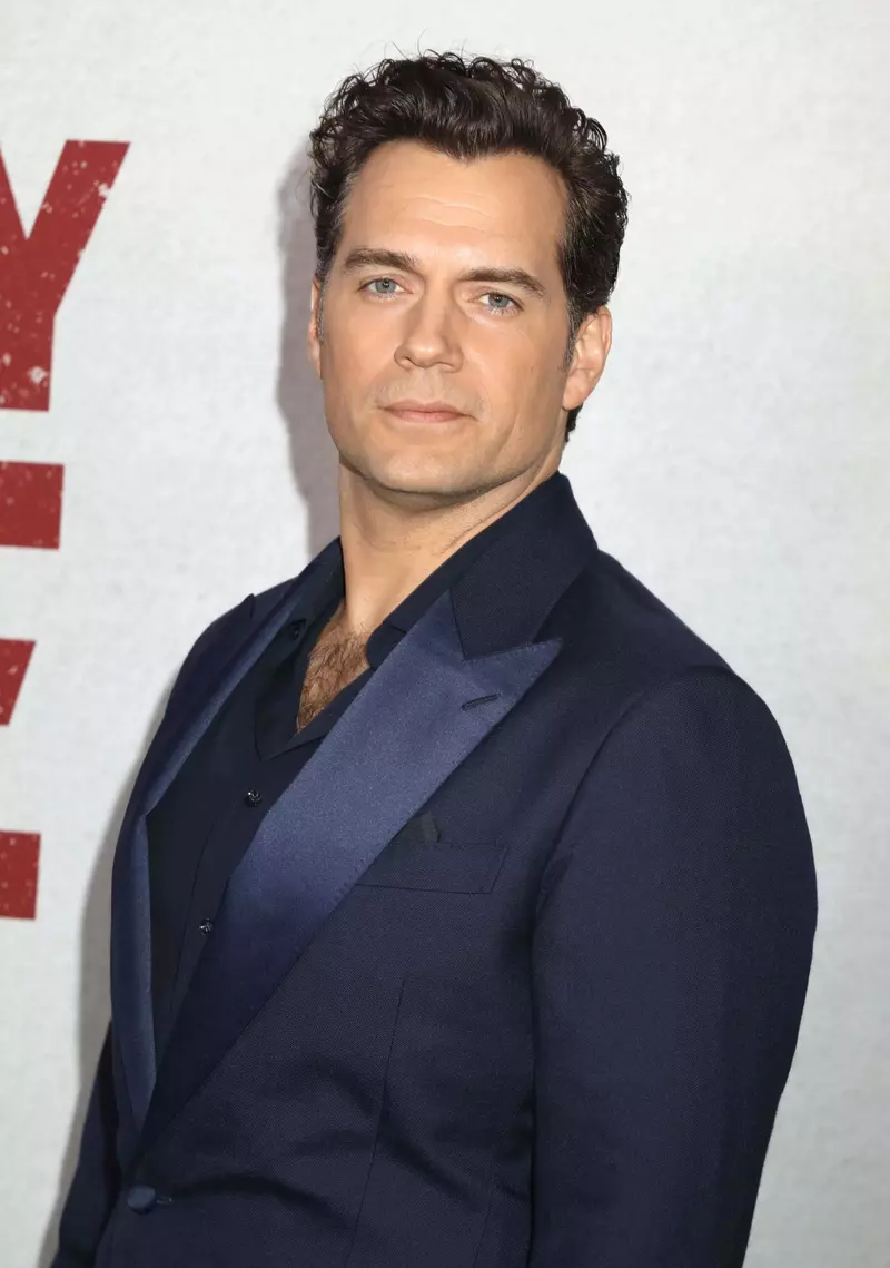 Henry Cavill va deveni tata pentru prima oara 