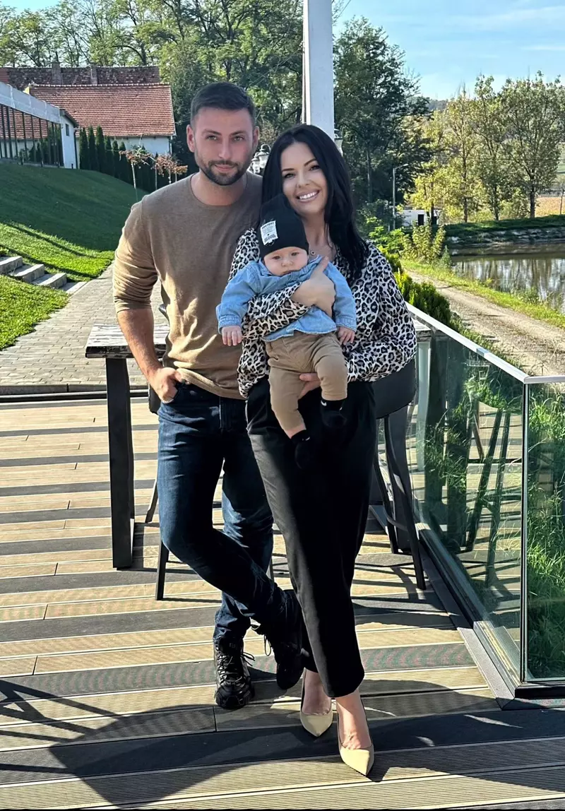 radu-andrei-tudor-alaturi-de-andreea-sotia-sa-si-fiul-lor-david-andrei