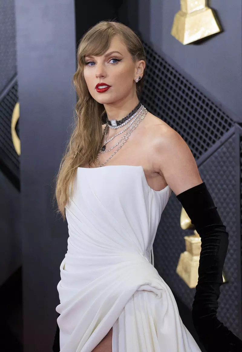 Taylor Swift a câștigat trofeul pentru „Albumul anului” la Premiile Grammy 2024 