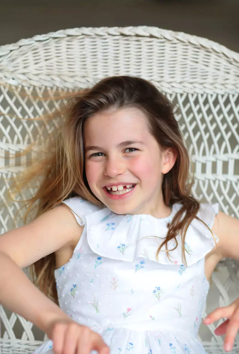 Prințesa Charlotte a împlinit 8 ani. Ce au remarcat fanii în poza adorabilă făcută de Kate Middleton
