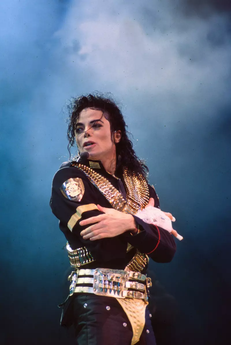 Muzica lui Michael Jackson, scoasă din playlistul mai multor radiouri
