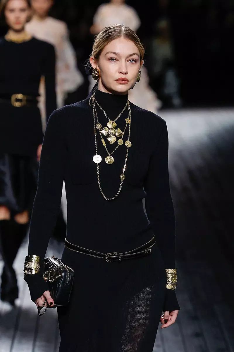 Défilé Chanel mode femme automne / hiver 2024-2025 au Grand Palais Éphémère lors de la Fashion Week de Paris (PFW)