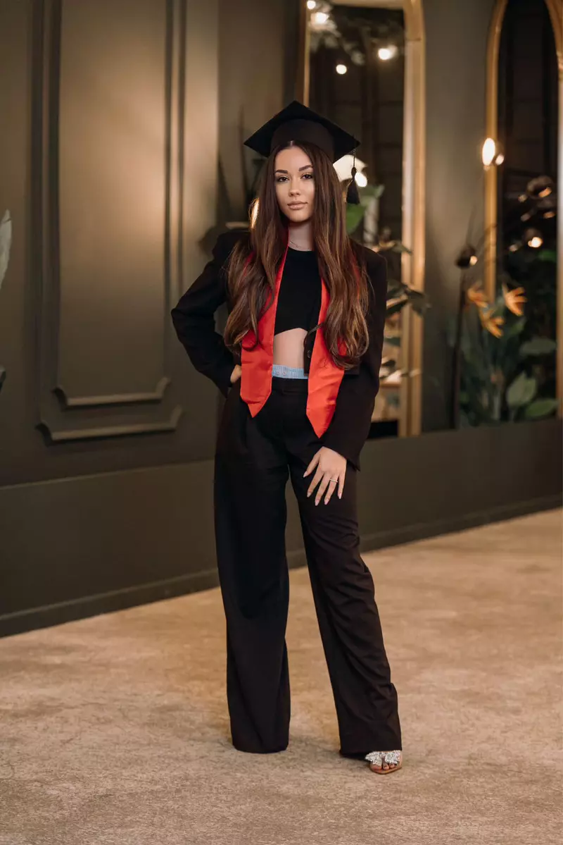 Erika, fiica Emilia Ghinescu (1)