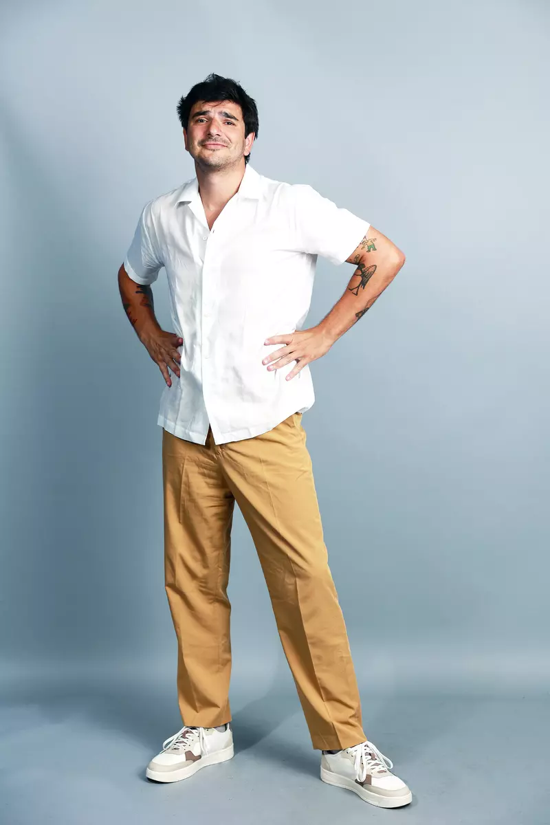 Alex-Bogdan-Sunt-celebru-scoate-ma-de-aici