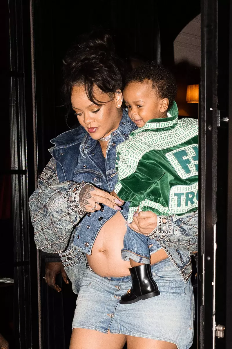 Rihanna, enceinte, va dîner au restaurant Cesar à Paris avec son bébé