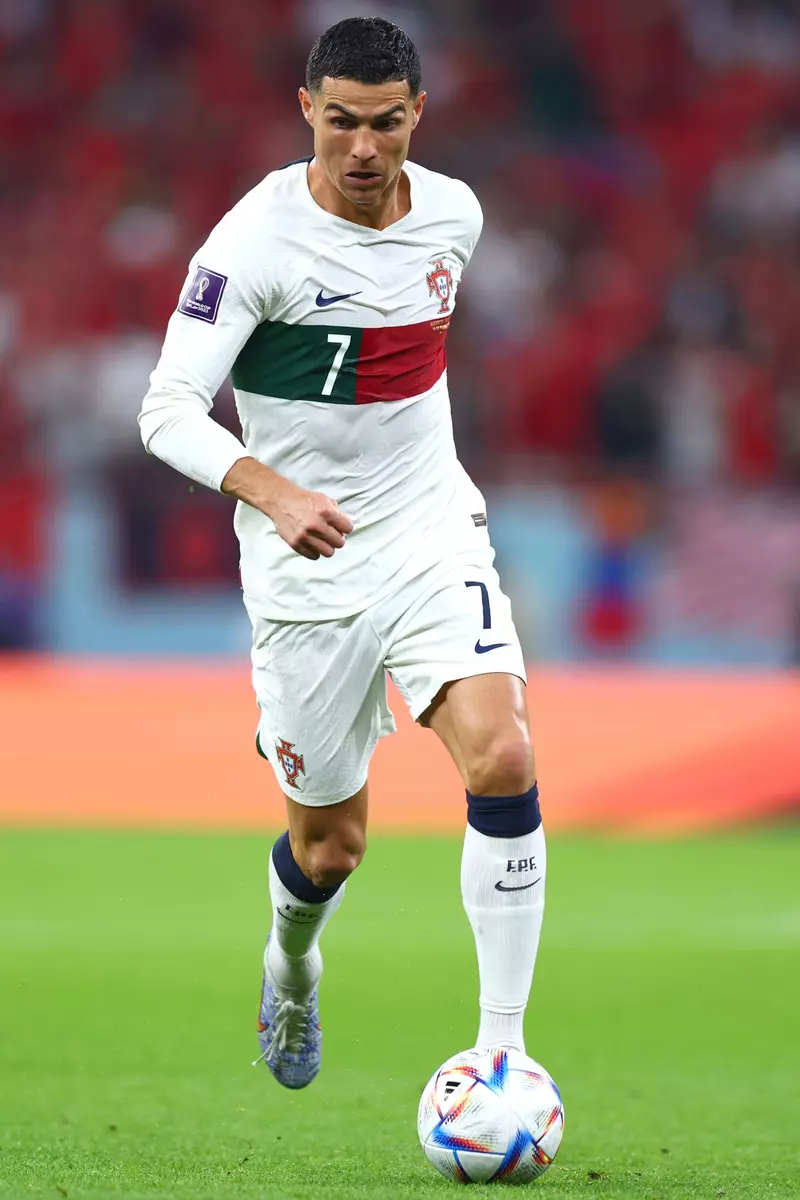 Cristiano Ronaldo a devenit cel mai bine plătit star pe Instagram