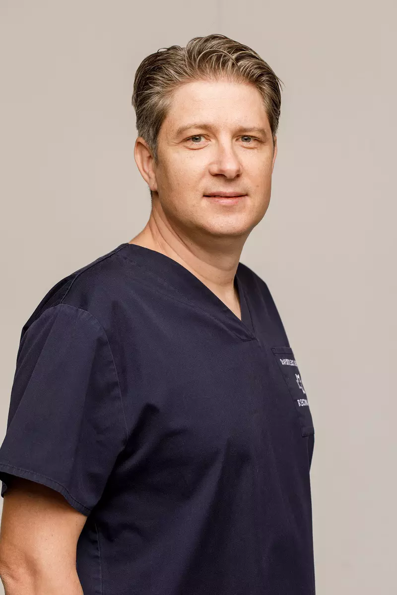 dr.-robert-apostolescu