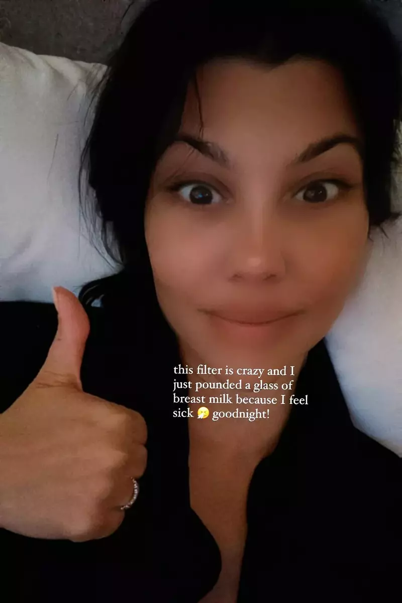 Kourtney Kardashian își bea laptele matern