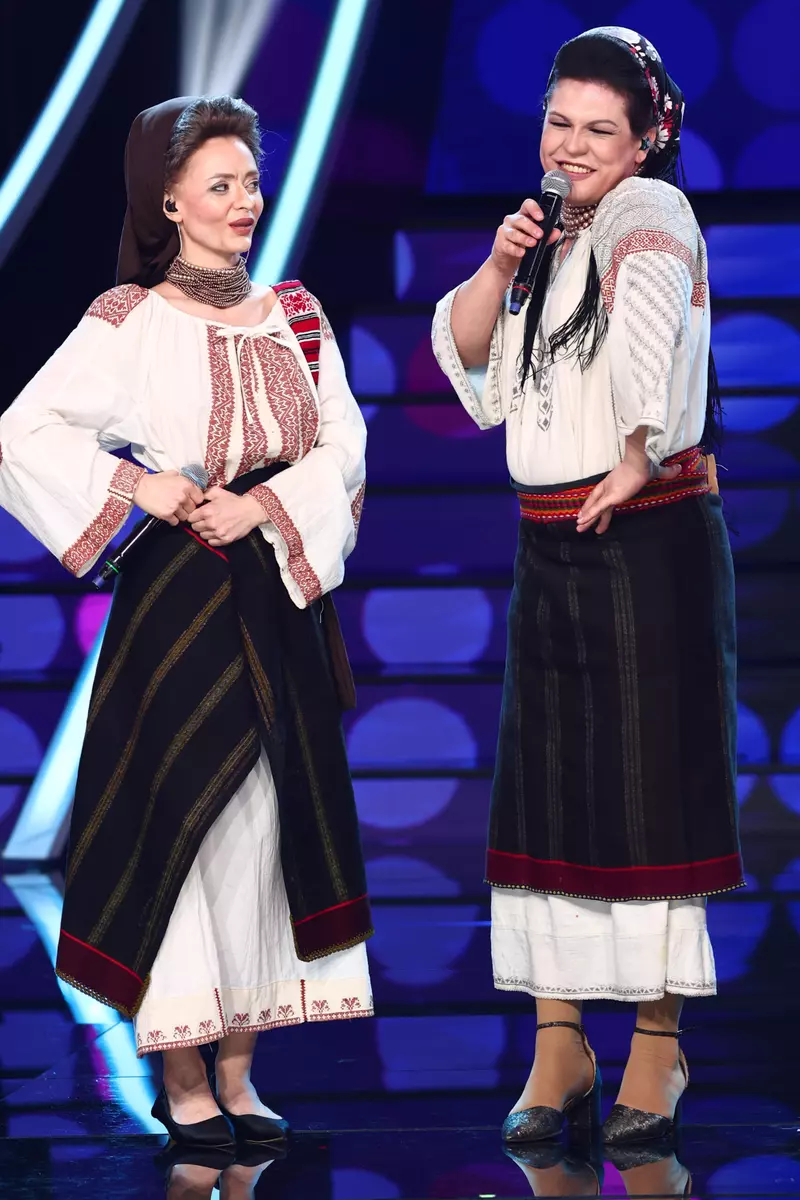 Oana și Radu – Andreea Marin și Sofia Vicoveanca (2)