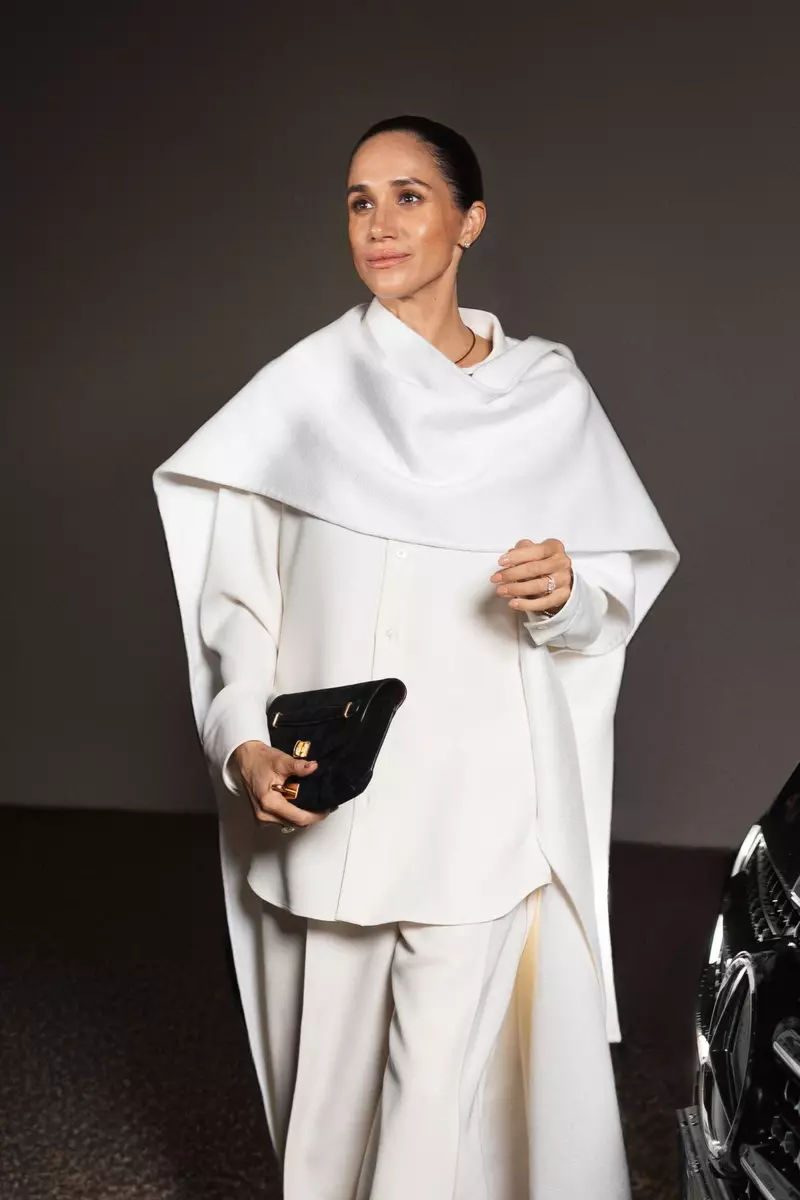 Meghan Markle, duchesse de Sussex, au défilé Balenciaga lors de la Fashion Week de Paris (PFW)