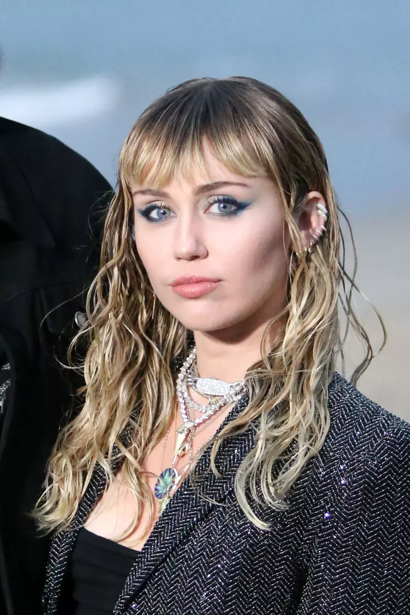 Miley Cyrus operată