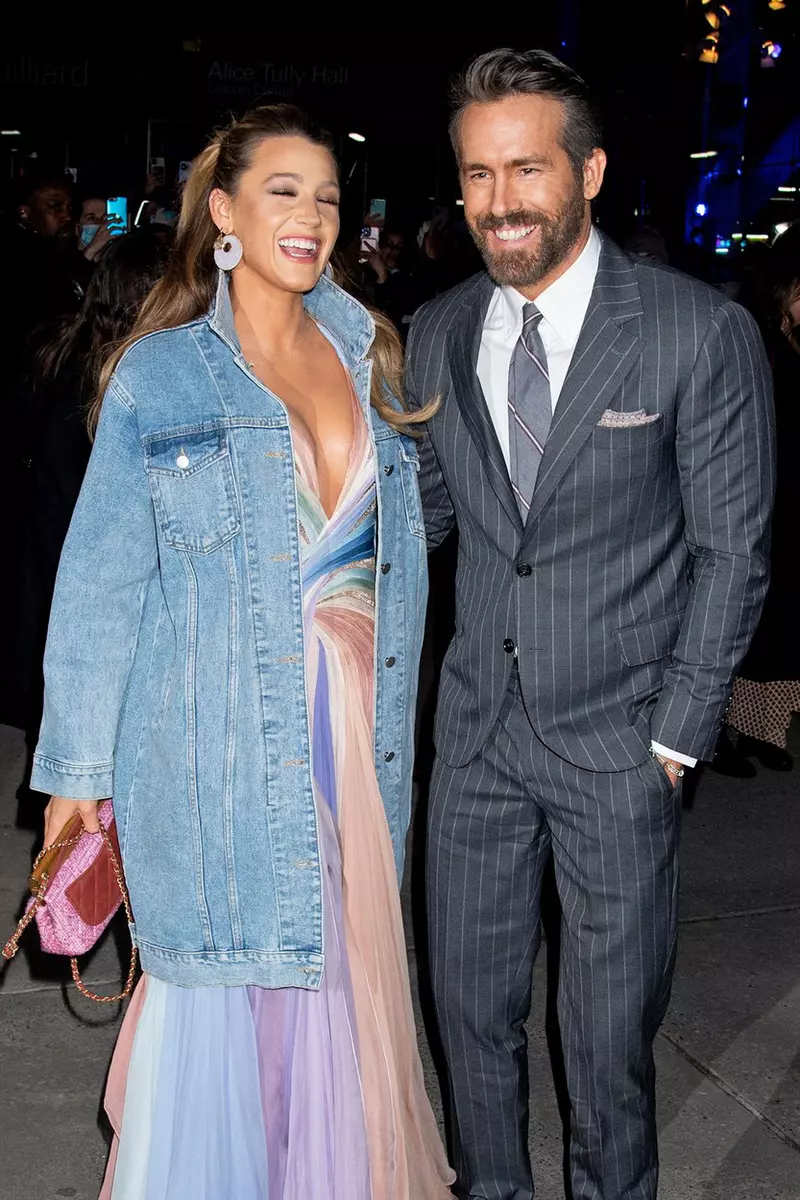 The Adam Project-Outside Arrivals