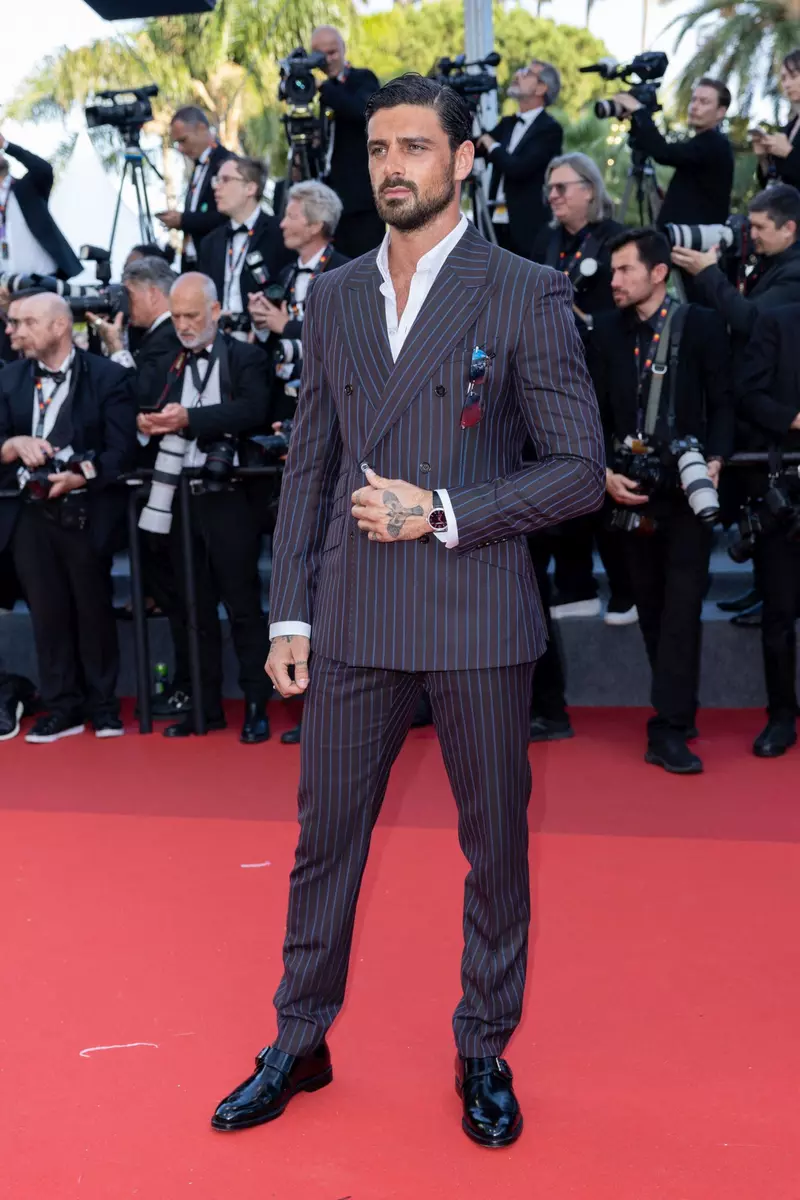 Michele-Morrone-actorul-din-controversata-serie-de-filme-„365-de-zile-de-la-Netflix-vazut-in-ipostaze-romantice-cu-o-americanca-celebra-7