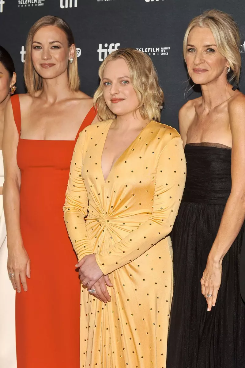 Elisabeth Moss a ajuns de nerecunoscut! Cum arată acum celebra actriță din „Povestea slujitoarei”