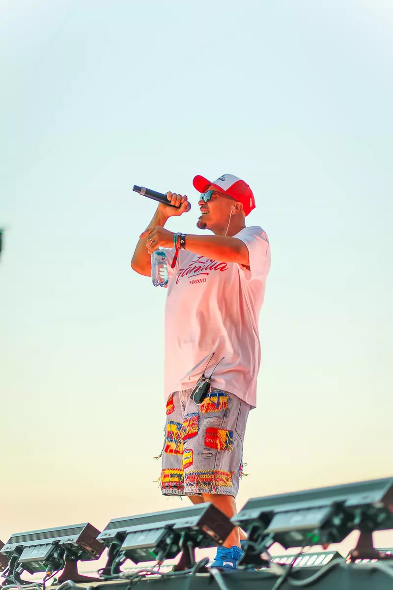 Puya și-a pus fanii să îl huiduie  (2)